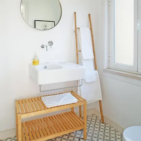 Cec Charm At Coolest Area To Stay: Pr. Real / Br. Alto * Lisbon