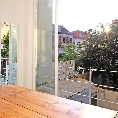 Cec Charm And Light! Downtown In Principe Real! リスボン